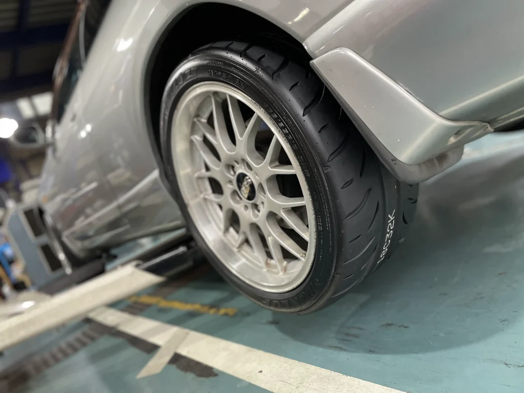 日産 R33 スカイライン タイヤ交換